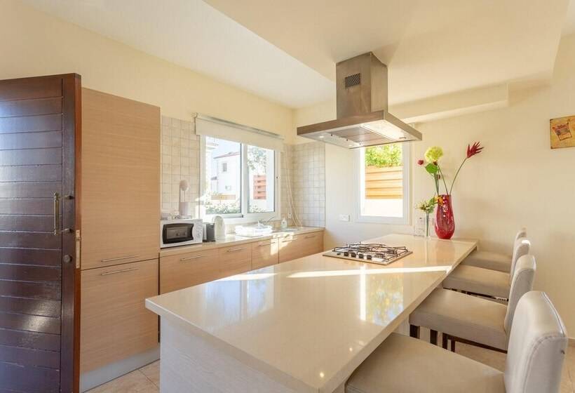 Villa Nikol In Paralimni