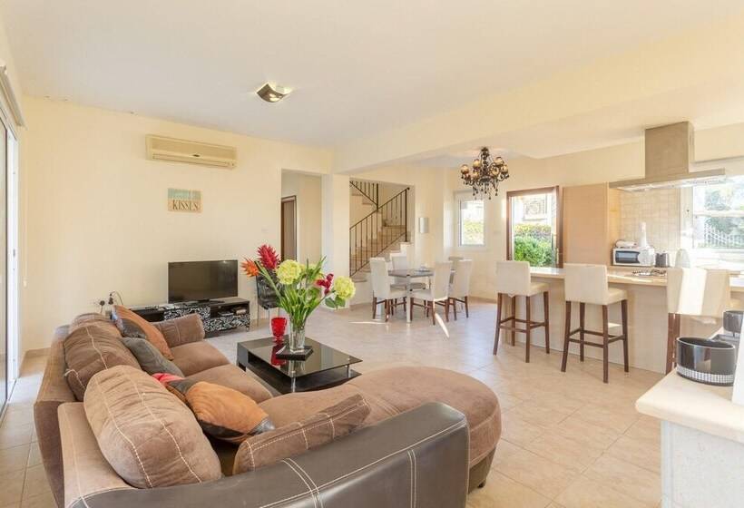 Villa Nikol In Paralimni