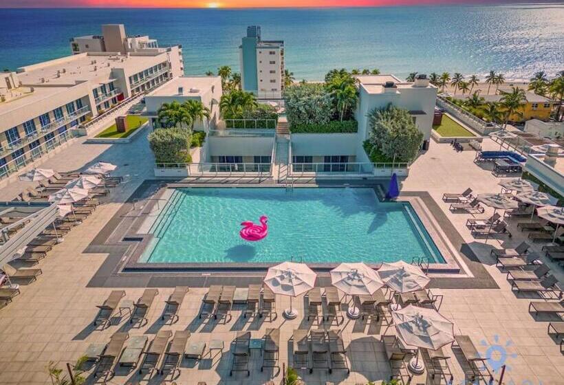 Общежитие Best Stay   Rooftop Pool & Hot Tub   Hollywood Beach