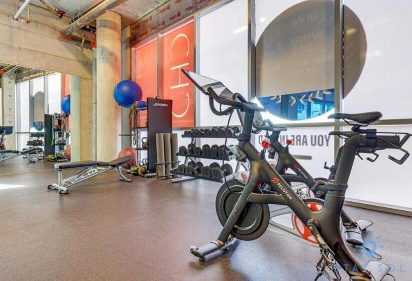 Общежитие Best Stay   Rooftop Pool & Hot Tub   Hollywood Beach