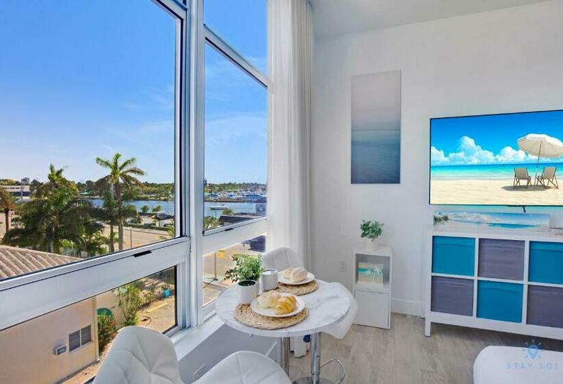 ユースホステル Lovely Apartment Rooftop Pool Hollywood Beach