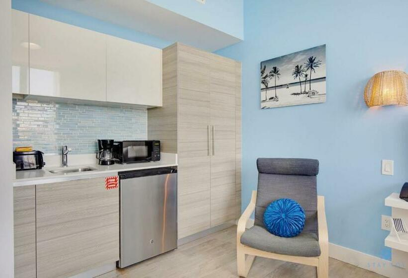 ユースホステル Lovely Apartment Rooftop Pool Hollywood Beach