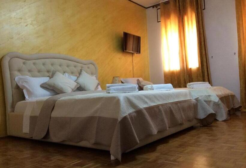 تختخواب و صبحانه Chowdhury House Unit 2