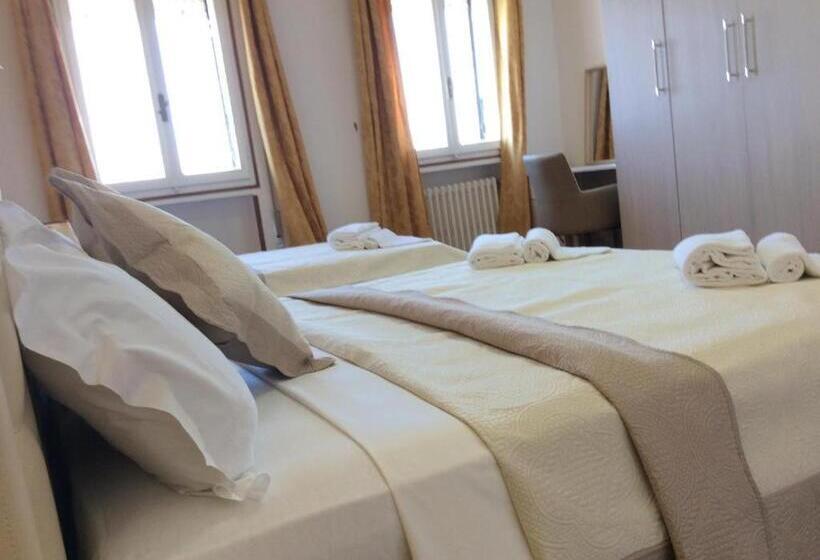 تختخواب و صبحانه Chowdhury House Unit 2