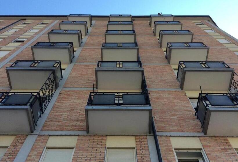 تختخواب و صبحانه Chowdhury House Unit 2