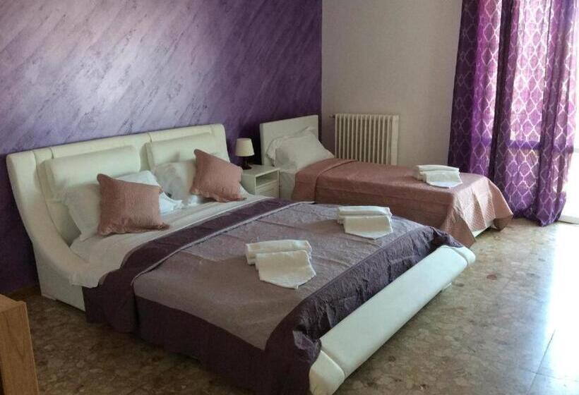 تختخواب و صبحانه Chowdhury House Unit 2