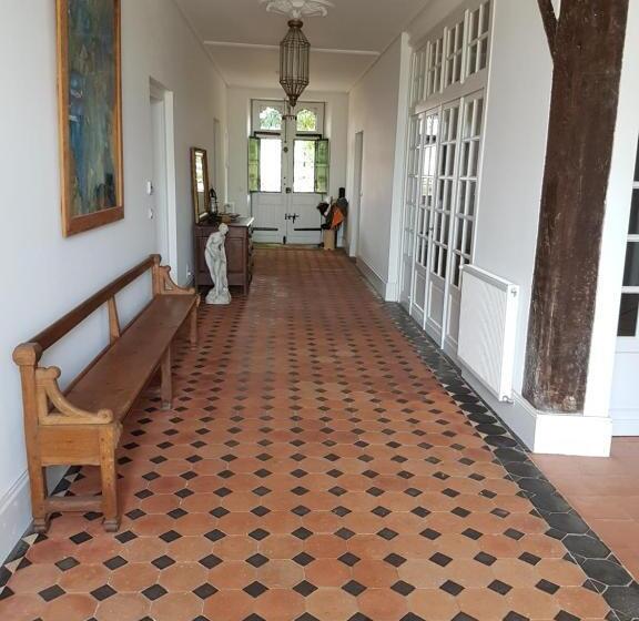 ベッドアンドブレックファースト L Airial De Larroque