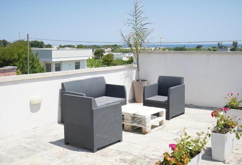 민박 Resort Leonardo  Room, Pool & Restaurant