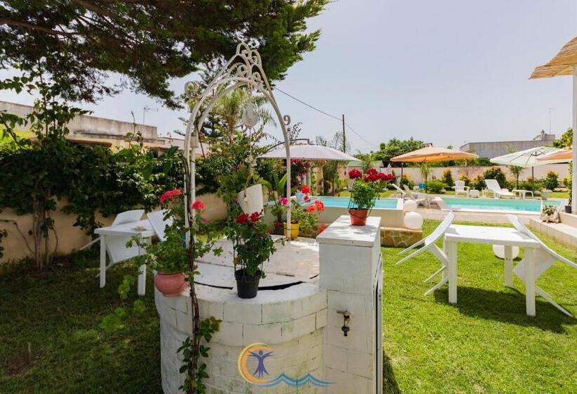 تختخواب و صبحانه Resort Leonardo  Room, Pool & Restaurant