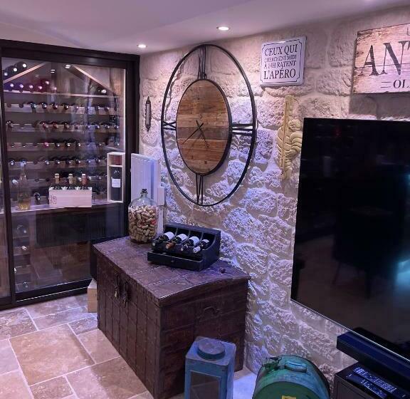 مبيت وإفطار Suite 785 Chambre Loveroom Jacuzzi Sauna Cave