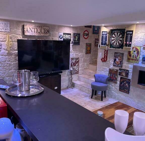 مبيت وإفطار Suite 785 Chambre Loveroom Jacuzzi Sauna Cave