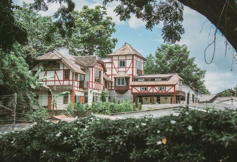 مبيت وإفطار Villa Mungkala   Colonial Villa