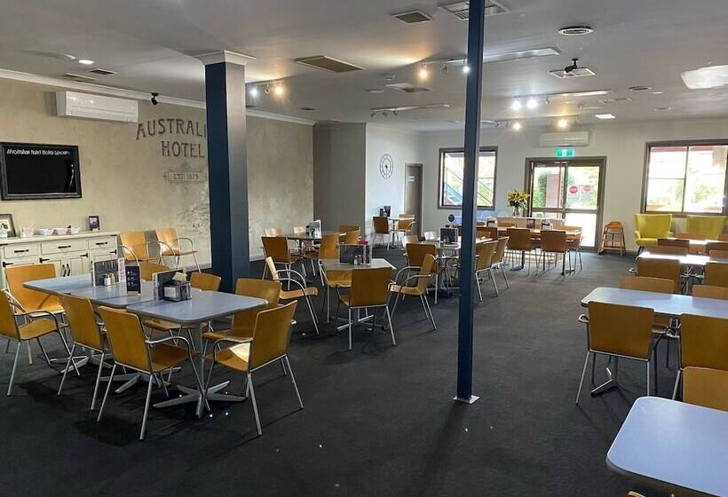 Australian Hotel Young