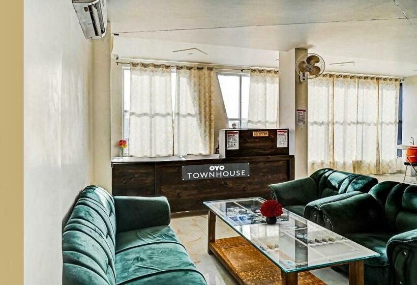 ホテル Capital O 89300 Vansh International