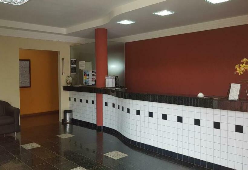 ホテル Central Palace