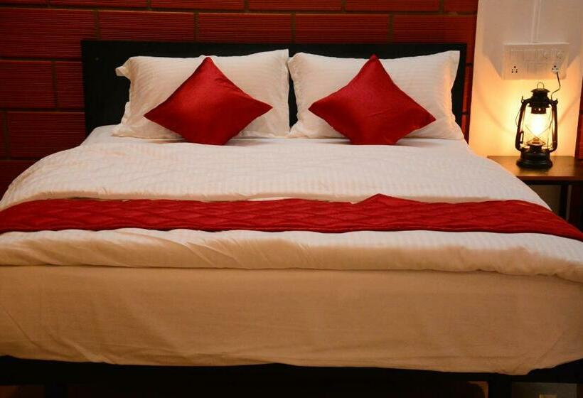 Отель Claynest Resorts