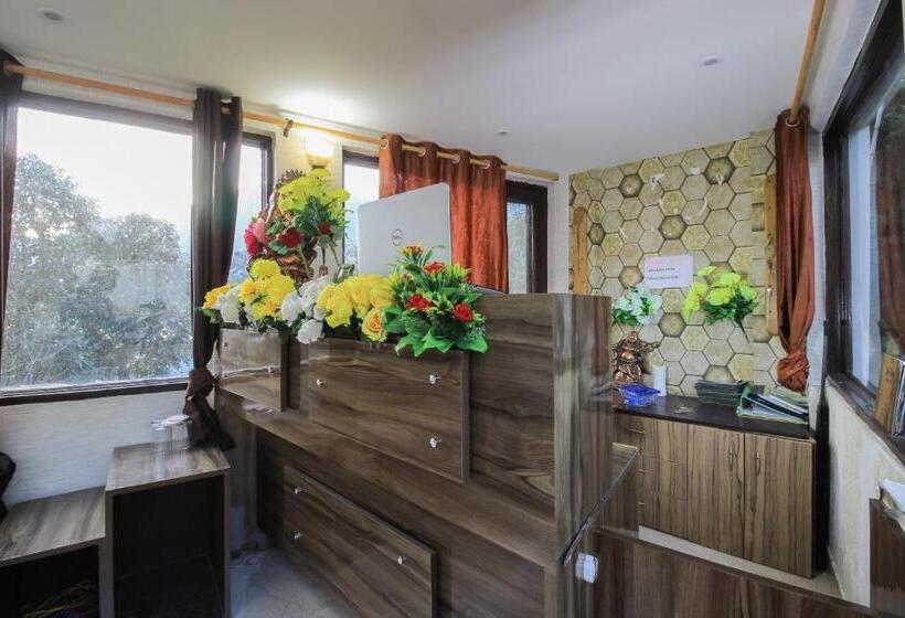 בית מלון כפרי Collection O Nainital Himalayan Resort