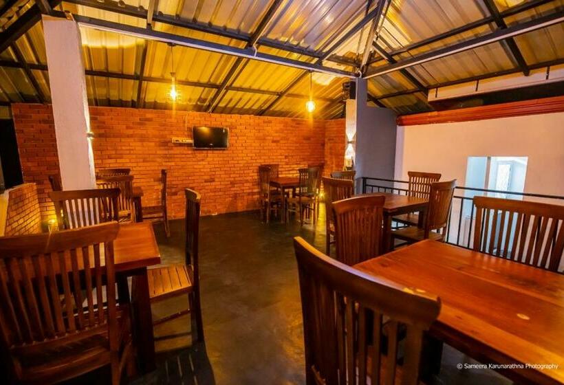 Grand Jumbo Hotel & Restaurant