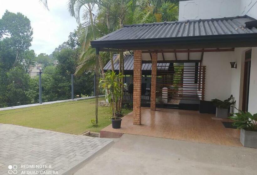 Grand Jumbo Hotel & Restaurant