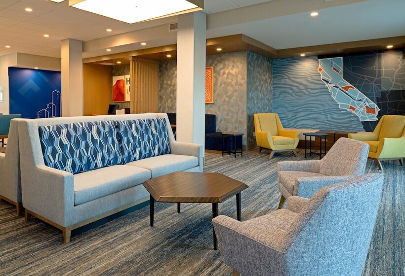 호텔 Holiday Inn Express & Suites   Hollister, An Ihg