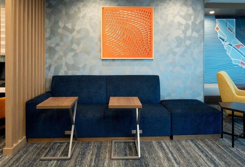 호텔 Holiday Inn Express & Suites   Hollister, An Ihg