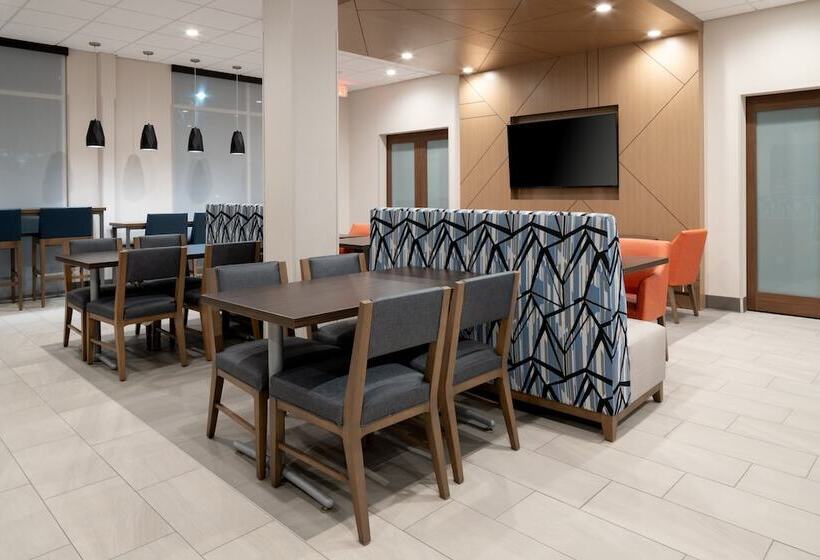 호텔 Holiday Inn Express & Suites   Hollister, An Ihg