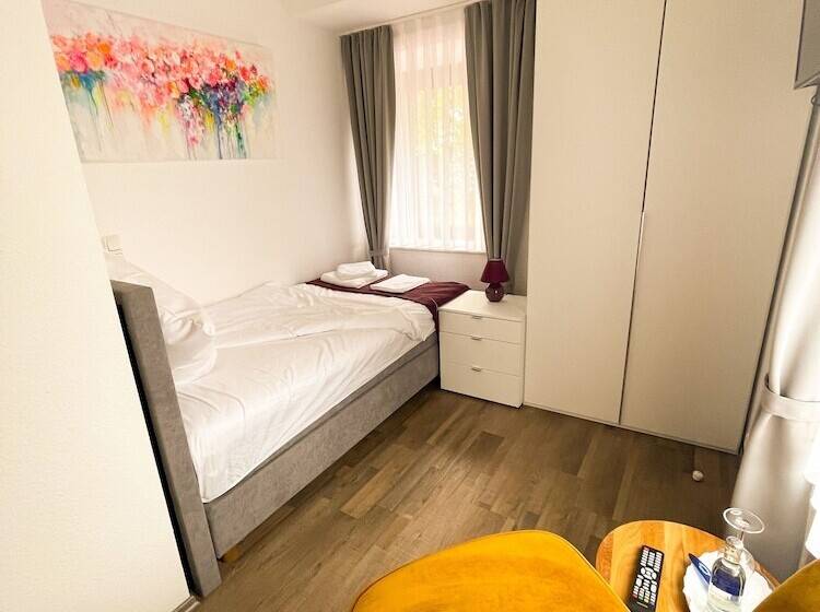 فندق Kronenkurve