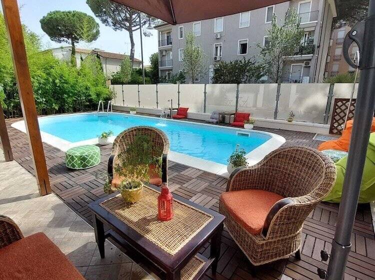 هتل Maison Des Roses