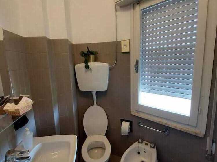 هتل Maison Des Roses