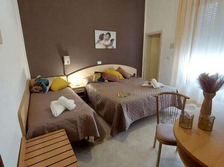 هتل Maison Des Roses