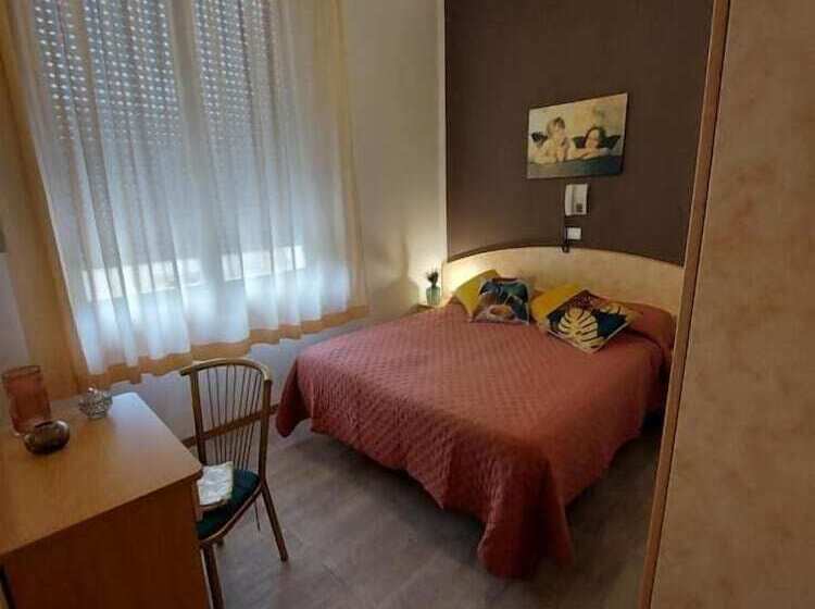 هتل Maison Des Roses