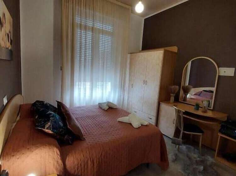 هتل Maison Des Roses