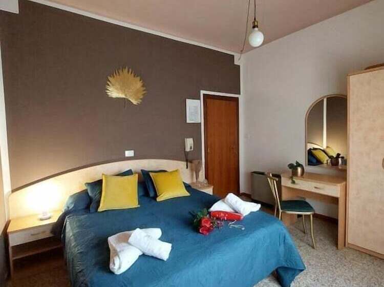 هتل Maison Des Roses