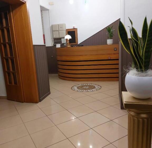 هتل Maison Des Roses