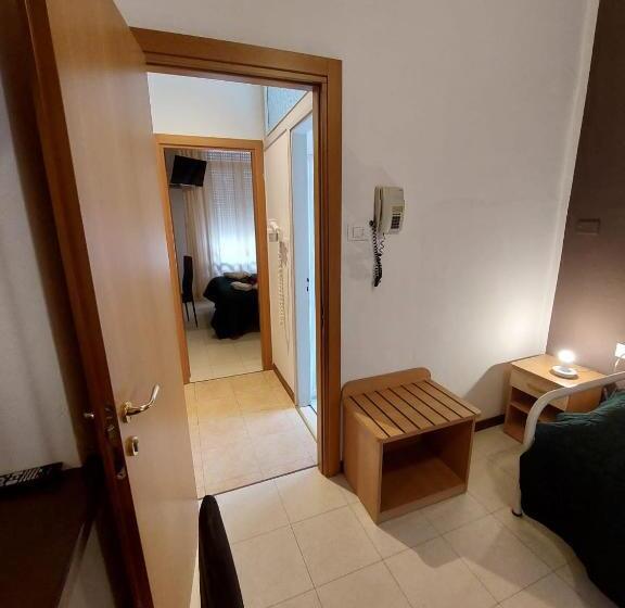 هتل Maison Des Roses