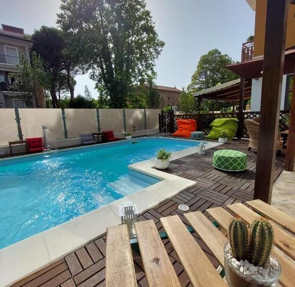 هتل Maison Des Roses