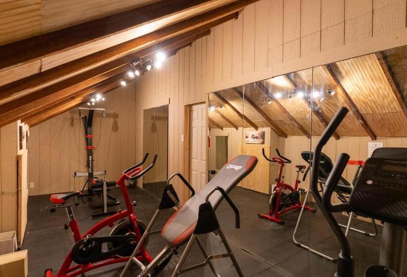 فندق Nicura Ranch Inn & Stables