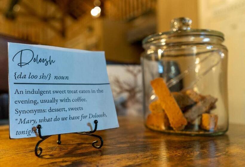 فندق Nicura Ranch Inn & Stables