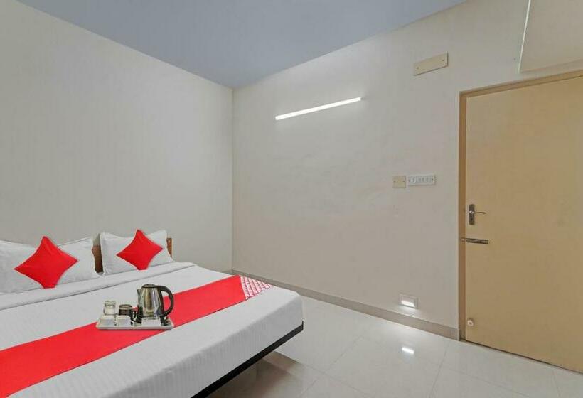 Hotel Oyo 90112 Fly Home