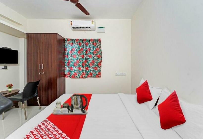 Hotel Oyo 90112 Fly Home