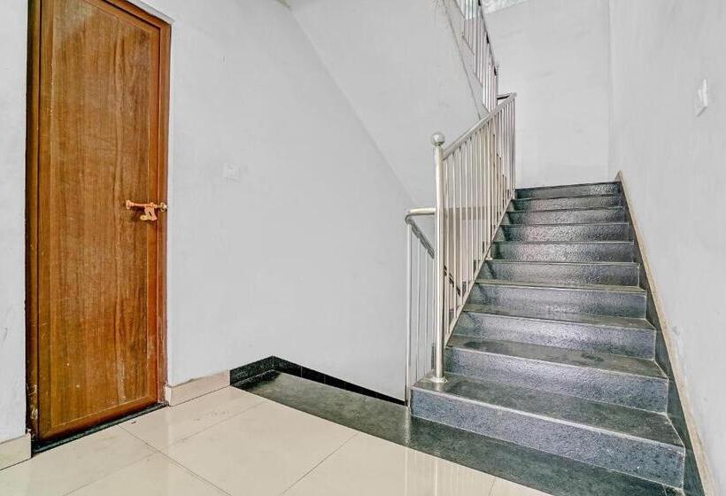 هتل Oyo 90284 Majestic Stays