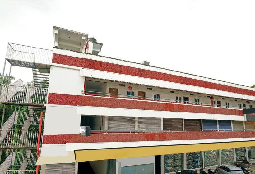 هتل Oyo 90284 Majestic Stays