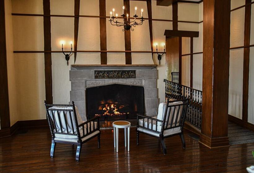 Отель St. Clair Inn