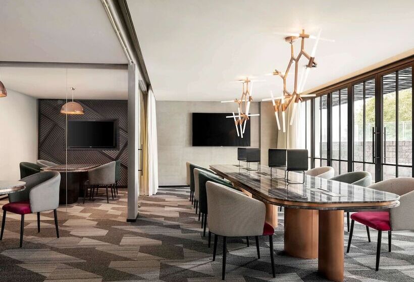 בית מלון כפרי Tribe Phnom Penh Post Office