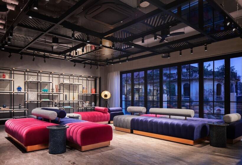 בית מלון כפרי Tribe Phnom Penh Post Office