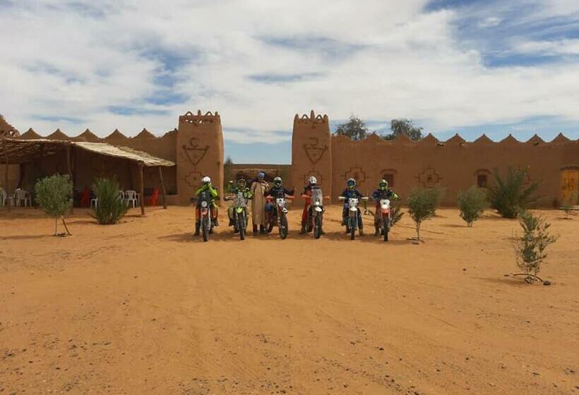 ペンション Auberge Dinosaur Kem Kem