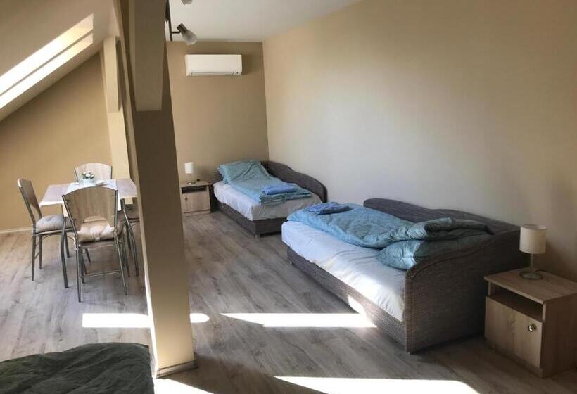 פנסיון Bencsik Vendégház