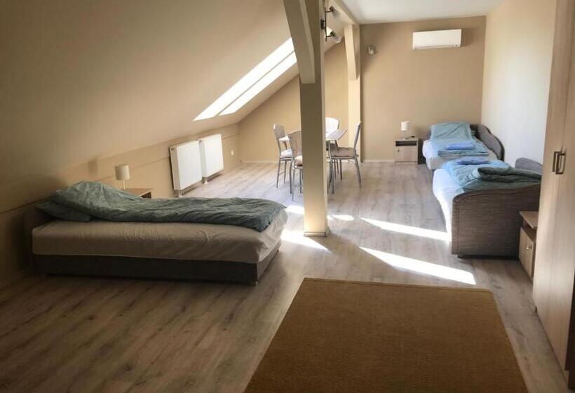 פנסיון Bencsik Vendégház