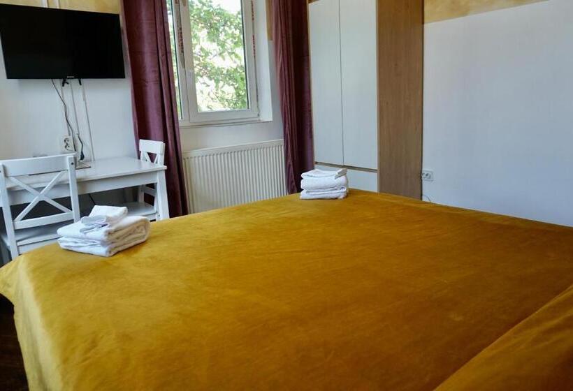 פנסיון Cazare Alfredo