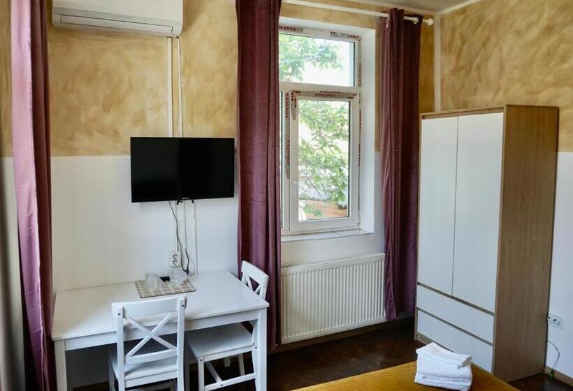 פנסיון Cazare Alfredo